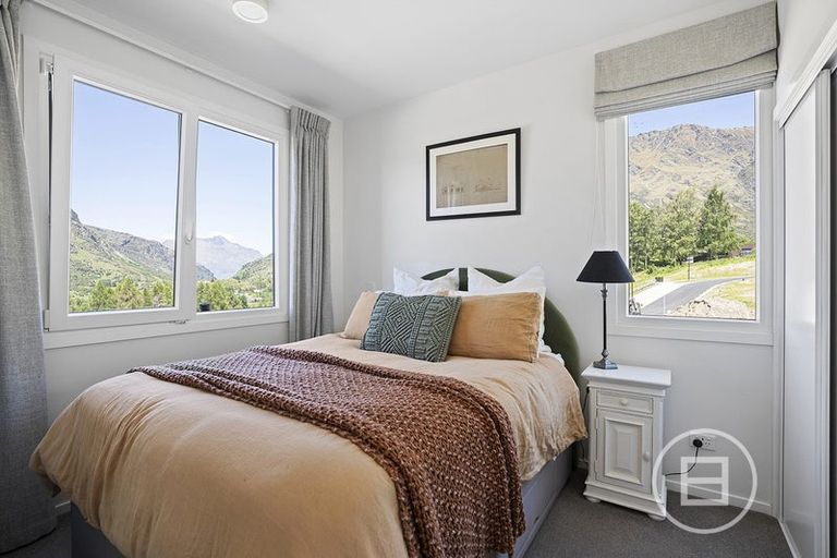 Photo of property in 1/30 Bullendale Drive, Arthurs Point, Queenstown, 9371
