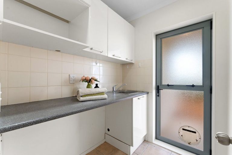 Photo of property in 29 Caversham Drive, Torbay, Auckland, 0630