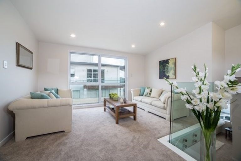 Photo of property in 44 San Prospero Crescent, Henderson, Auckland, 0612