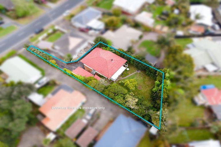 Photo of property in 2/160 Henderson Valley Road, Henderson, Auckland, 0612