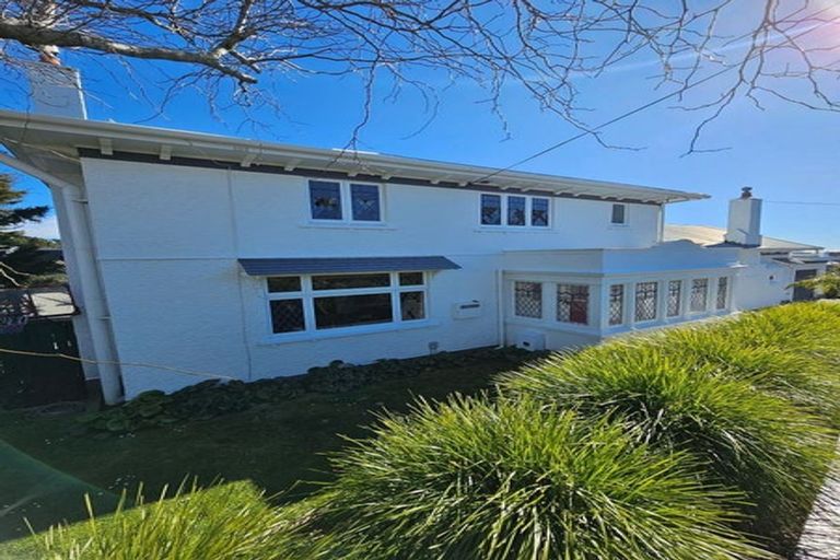Photo of property in 6 Ridge Lane, New Plymouth, 4310