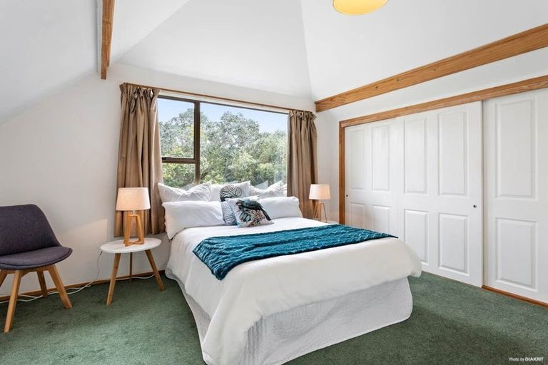 Photo of property in 1/17 Sandown Road, Rothesay Bay, Auckland, 0630