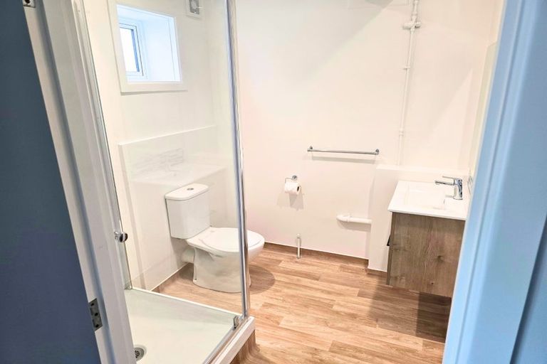 Photo of property in 70 Clevedon Road, Papakura, 2110