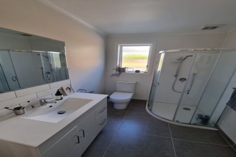 Photo of property in 50a The Parade, Island Bay, Wellington, 6023