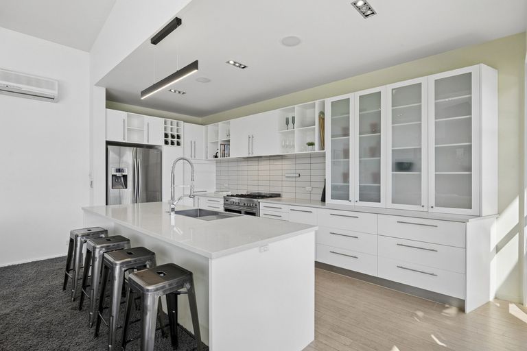 Photo of property in 8a Doon Street, Vauxhall, Dunedin, 9013