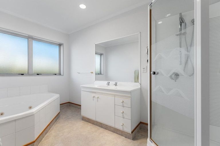 Photo of property in 24 Santa Monica Drive, Papamoa Beach, Papamoa, 3118
