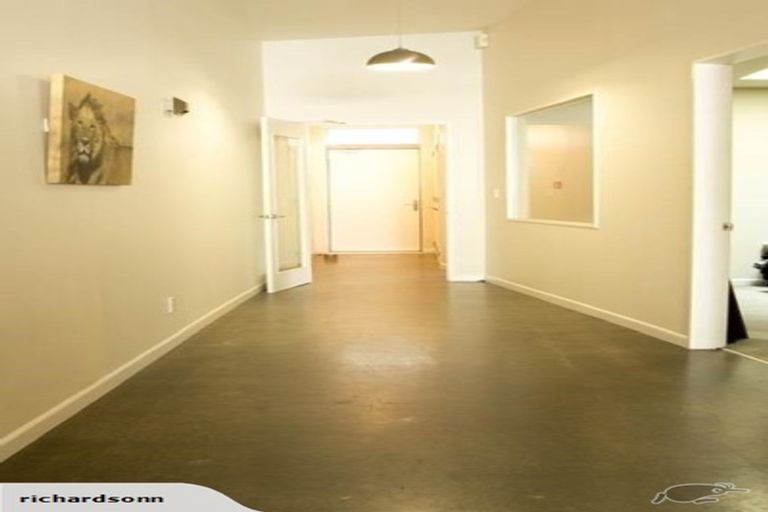 Photo of property in 25u4 Home Street, Mount Victoria, Wellington, 6011