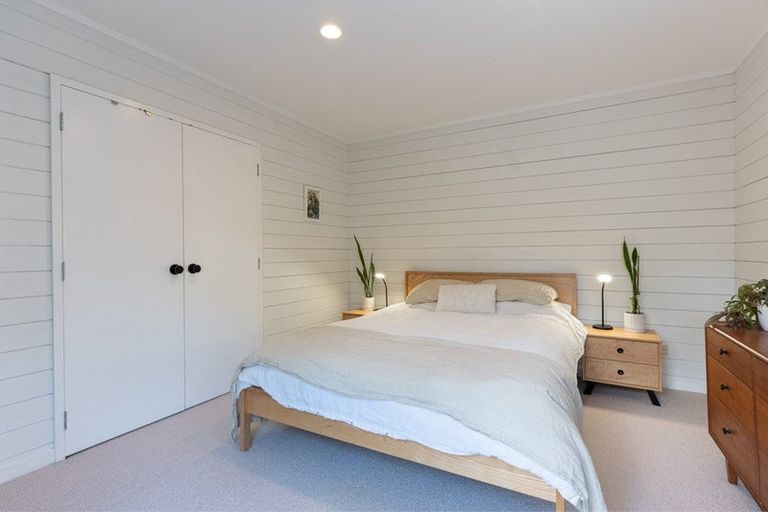 Photo of property in 1/45 Unsworth Drive, Unsworth Heights, Auckland, 0632