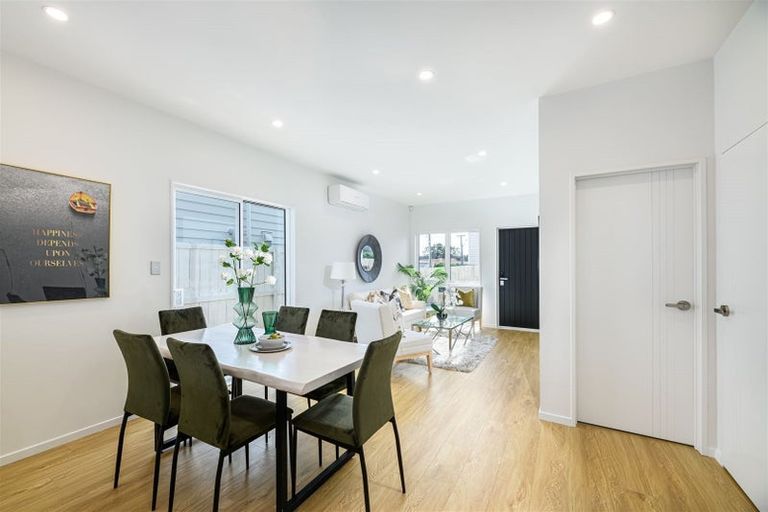 Photo of property in 3d Kingdale Road, Henderson, Auckland, 0610