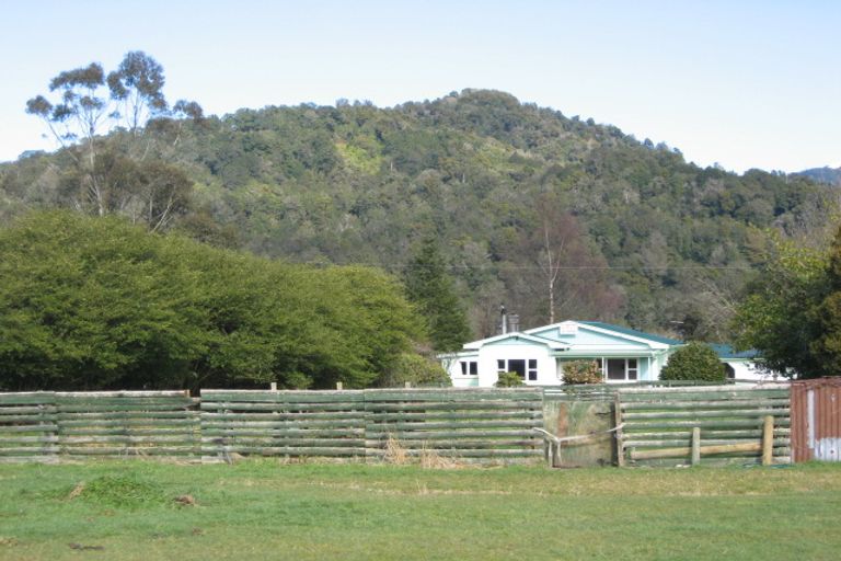 Photo of property in 10 Stafford Street, Blackball, 7804