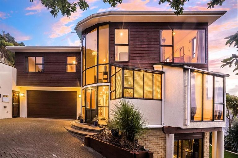 Photo of property in 27 Leeward Drive, Whitby, Porirua, 5024