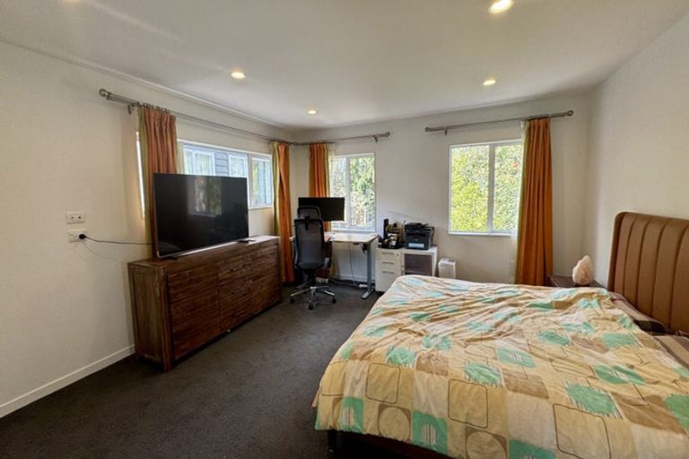 Photo of property in 31a Wairau Road, Forrest Hill, Auckland, 0627