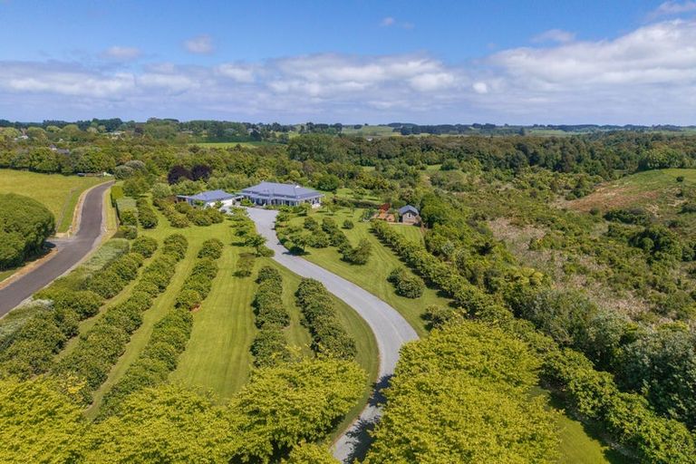 Photo of property in 68 Tarahunga Road, Levin, 5571
