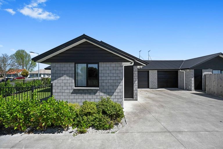 Photo of property in 23u1 Ross Crescent, Fairfield, Hamilton, 3214