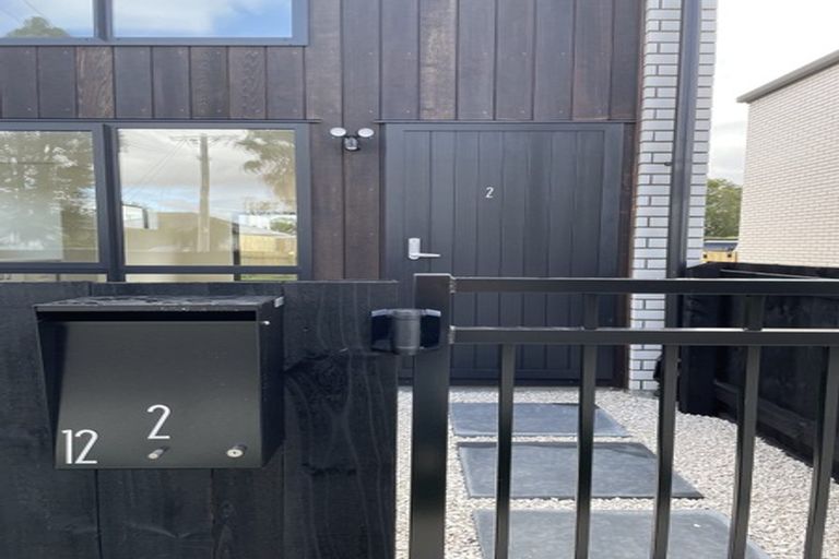 Photo of property in 2/12 Enderby Drive, Te Atatu Peninsula, Auckland, 0610