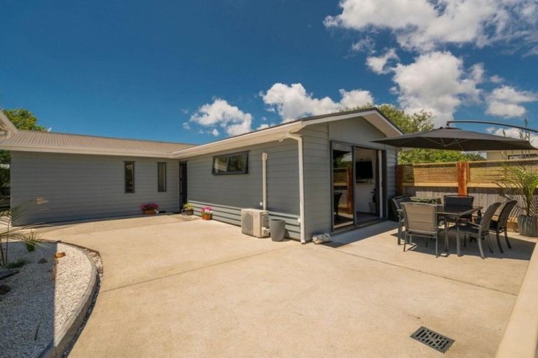 Photo of property in 3 Meadow Drive, Whitianga, 3510