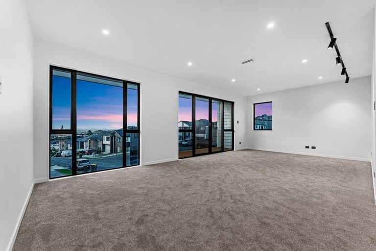 Photo of property in 37 Hing Street, Flat Bush, 2019