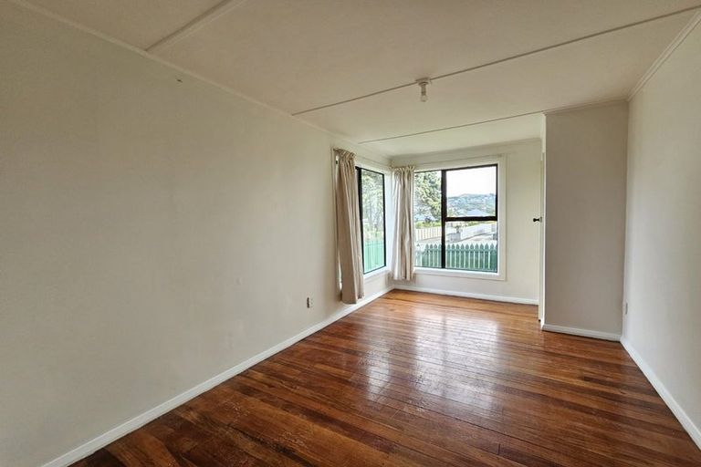 Photo of property in 3-3a Mana Avenue, Titahi Bay, Porirua, 5022