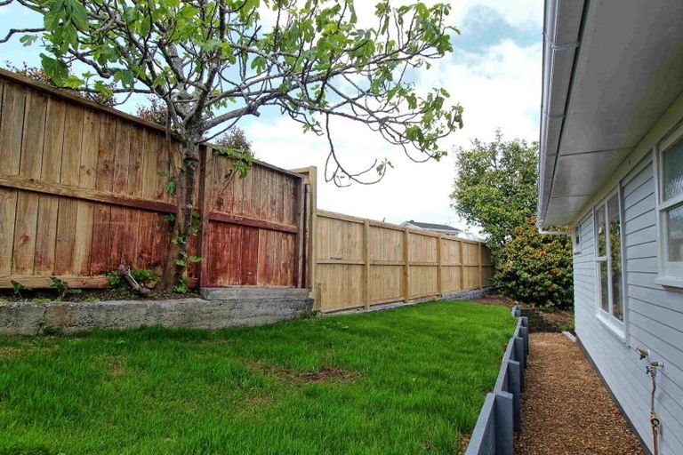 Photo of property in 1/3 Flaxdale Street, Birkdale, Auckland, 0626