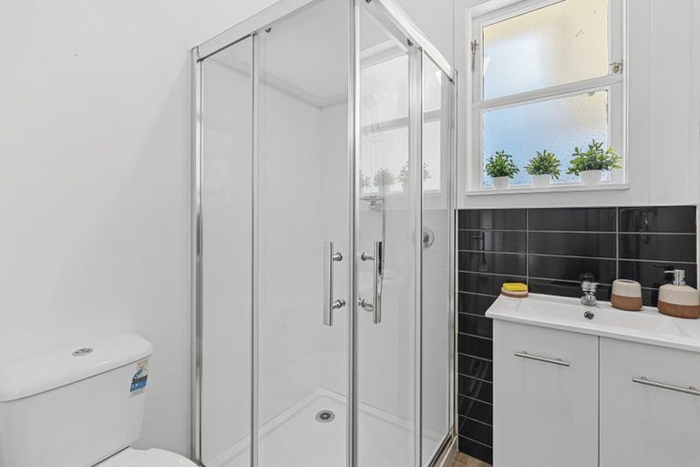 Photo of property in 6 Victoria Street, Waitara, 4320