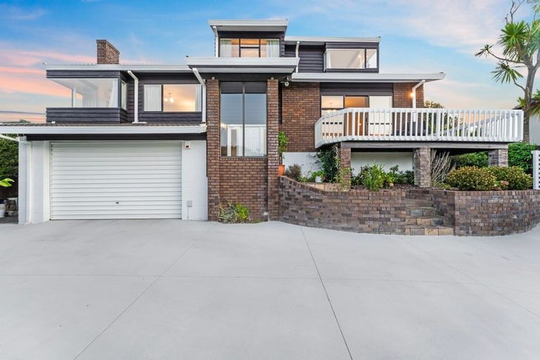 Photo of property in 2/42 Beulah Avenue, Rothesay Bay, Auckland, 0630