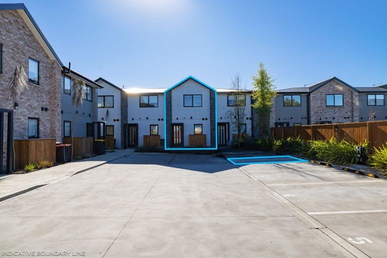 Photo of property in 9/70 Brockworth Place, Riccarton, Christchurch, 8011