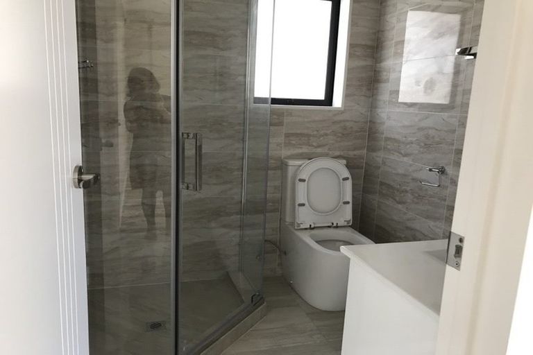 Photo of property in 4a Milton Road, Orewa, 0931