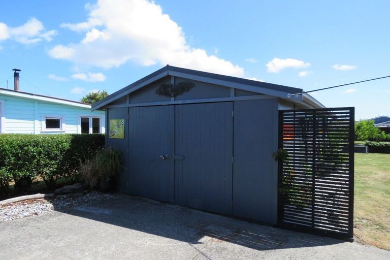 Photo of property in 8 Romilly Street, Westport, 7825