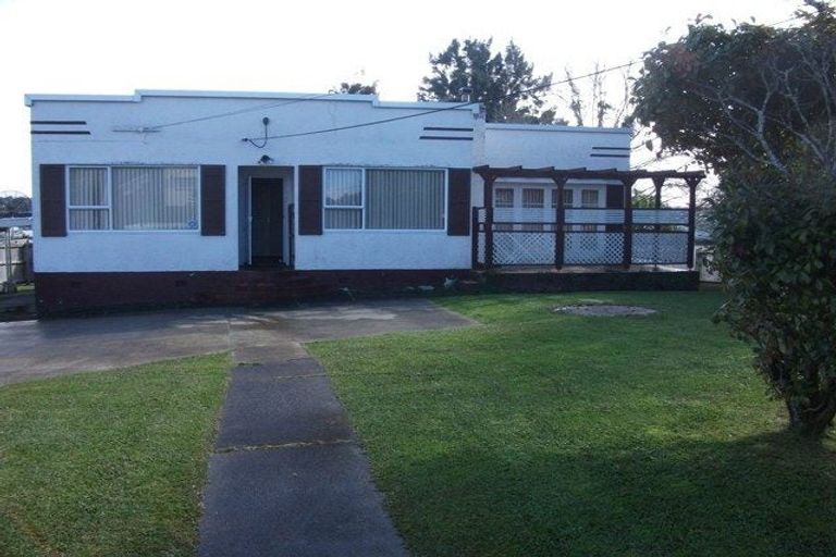 Photo of property in 27 Newington Road, Henderson, Auckland, 0612