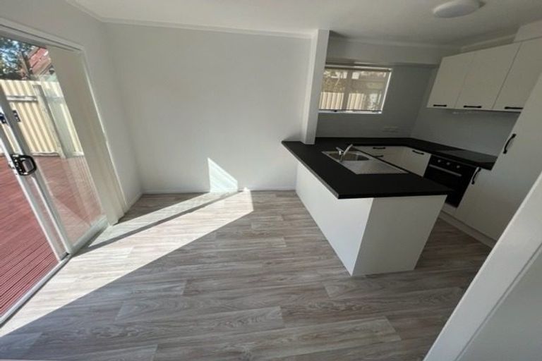Photo of property in 4 Scarlet Drive, Ranui, Auckland, 0612