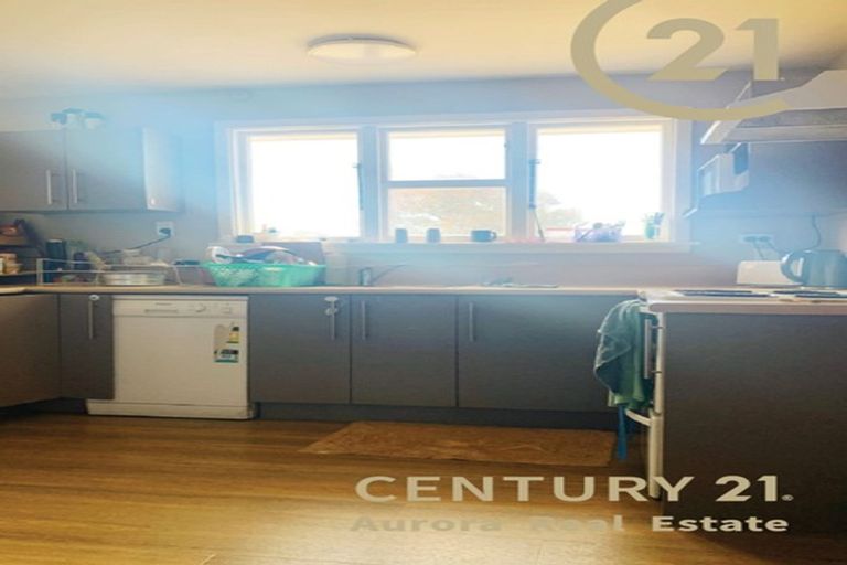 Photo of property in 5 Glenora Place, Hornby, Christchurch, 8042