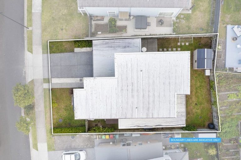Photo of property in 22 Couldrey Crescent, Red Beach, 0932