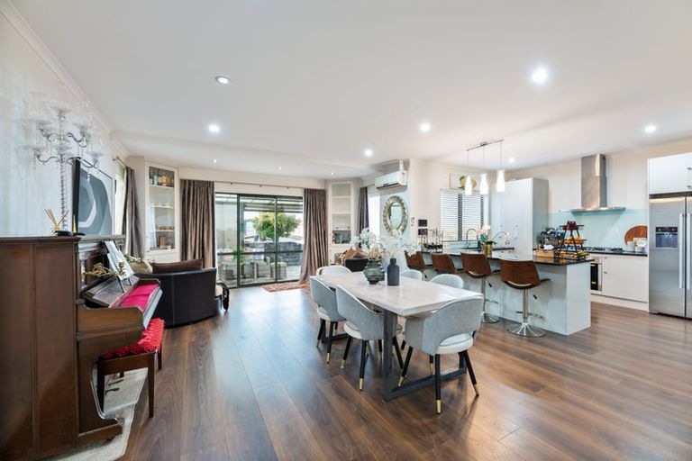 Photo of property in 2 Platinum Rise, Ranui, Auckland, 0612