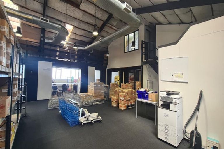 Photo of property in 25a Great South Road, Papakura, 2110