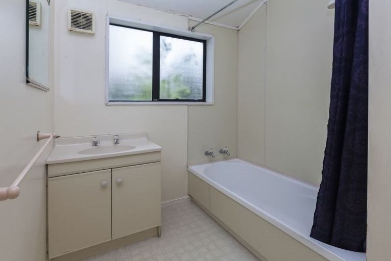 Photo of property in 10 Mayfair Street, Riccarton, Christchurch, 8011