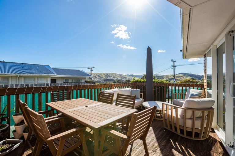 Photo of property in 43 Mark Avenue, Paparangi, Wellington, 6037