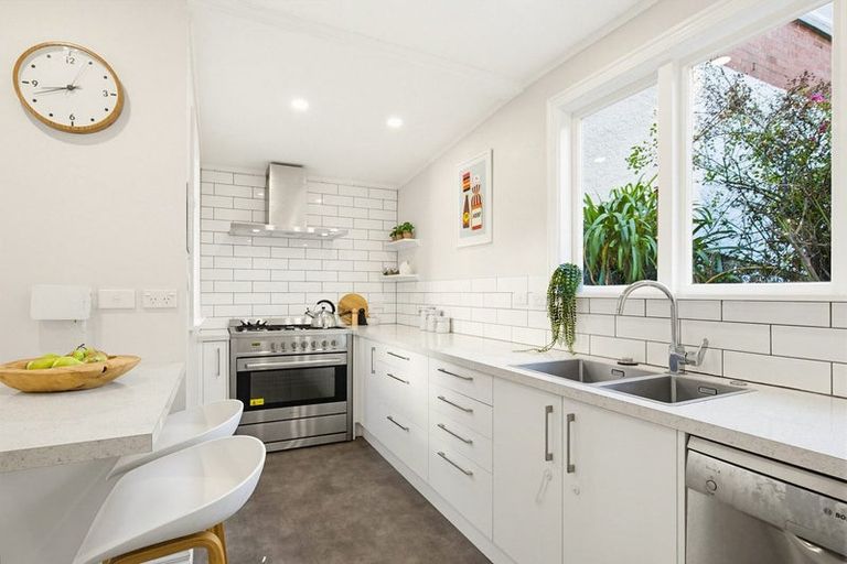 Photo of property in 23 Rothsay Road, Ngaio, Wellington, 6035