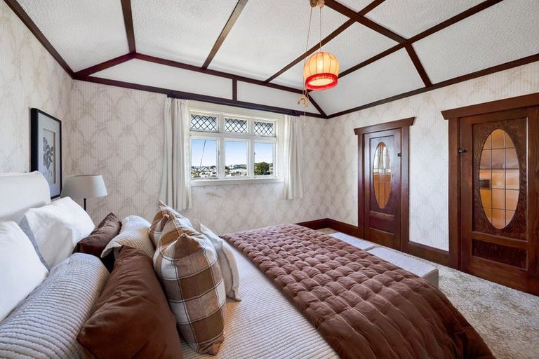 Photo of property in 4 Kitchener Terrace, Moturoa, New Plymouth, 4310