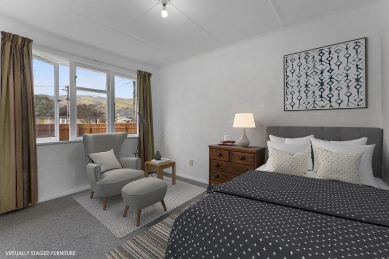 Photo of property in 15 Treadwell Street, Naenae, Lower Hutt, 5011