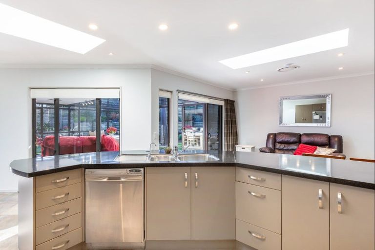 Photo of property in 2 Julies Way, Rangatira Park, Taupo, 3330