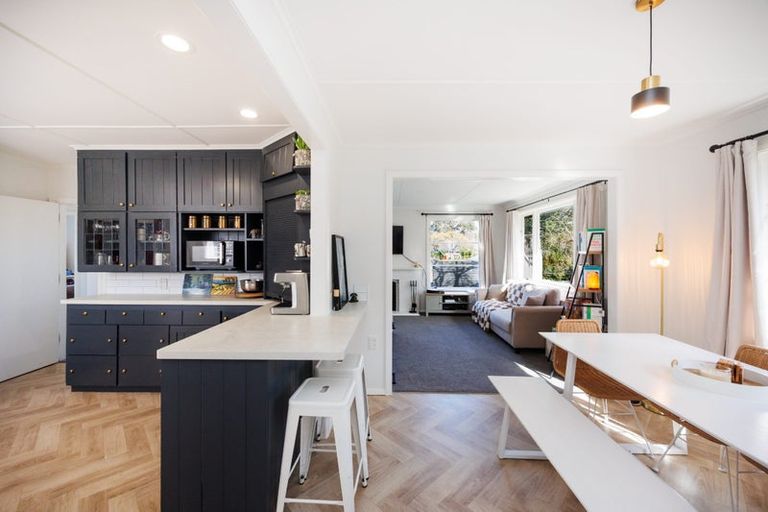 Photo of property in 1 Salisbury Avenue, Terrace End, Palmerston North, 4410