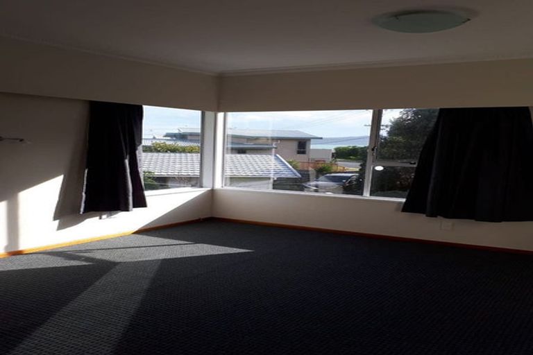 Photo of property in 8 Tahi Road, Paraparaumu Beach, Paraparaumu, 5032