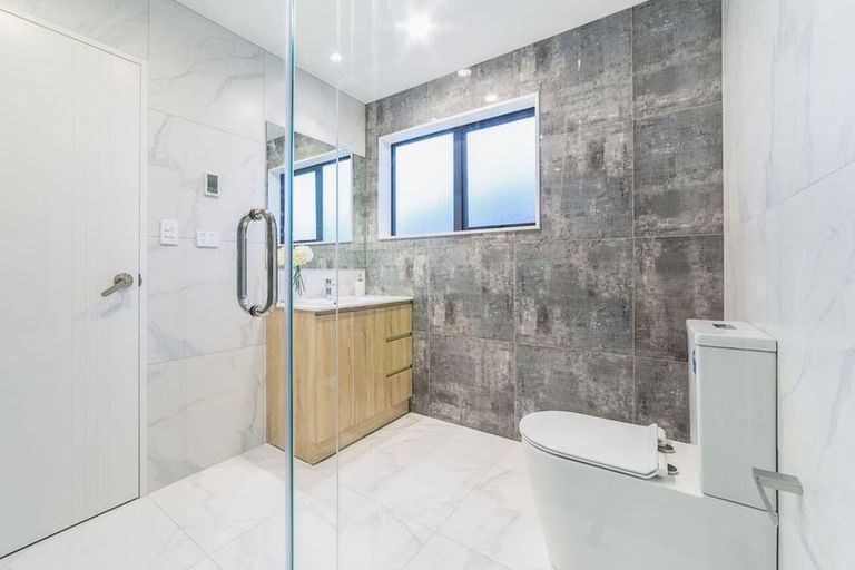 Photo of property in 15 Kearns Drive, Hobsonville, Auckland, 0616