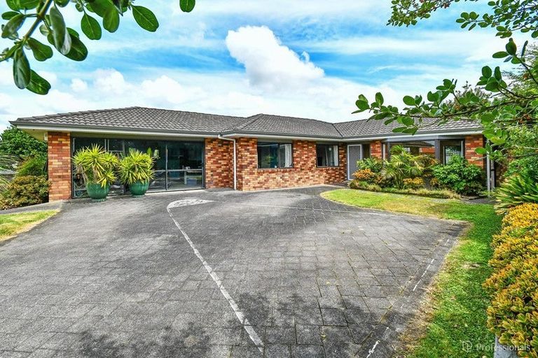 Photo of property in 35 Calluna Crescent, Totara Heights, Auckland, 2105