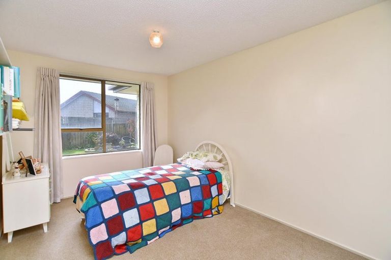 Photo of property in 2/7 Cassidy Place, Belfast, Christchurch, 8051