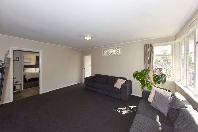 Photo of property in 15 Defoe Place, Waltham, Christchurch, 8023