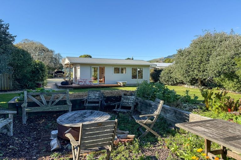 Photo of property in 384 Abel Tasman Drive, Motupipi, Takaka, 7183