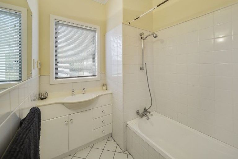 Photo of property in 13 Birdwood Avenue, Papatoetoe, Auckland, 2025