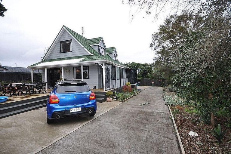 Photo of property in 23 Saint Johns Avenue, Tuakau, 2121