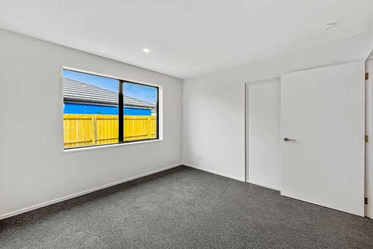Photo of property in 35 Bill Hammond Drive, Belfast, 8051